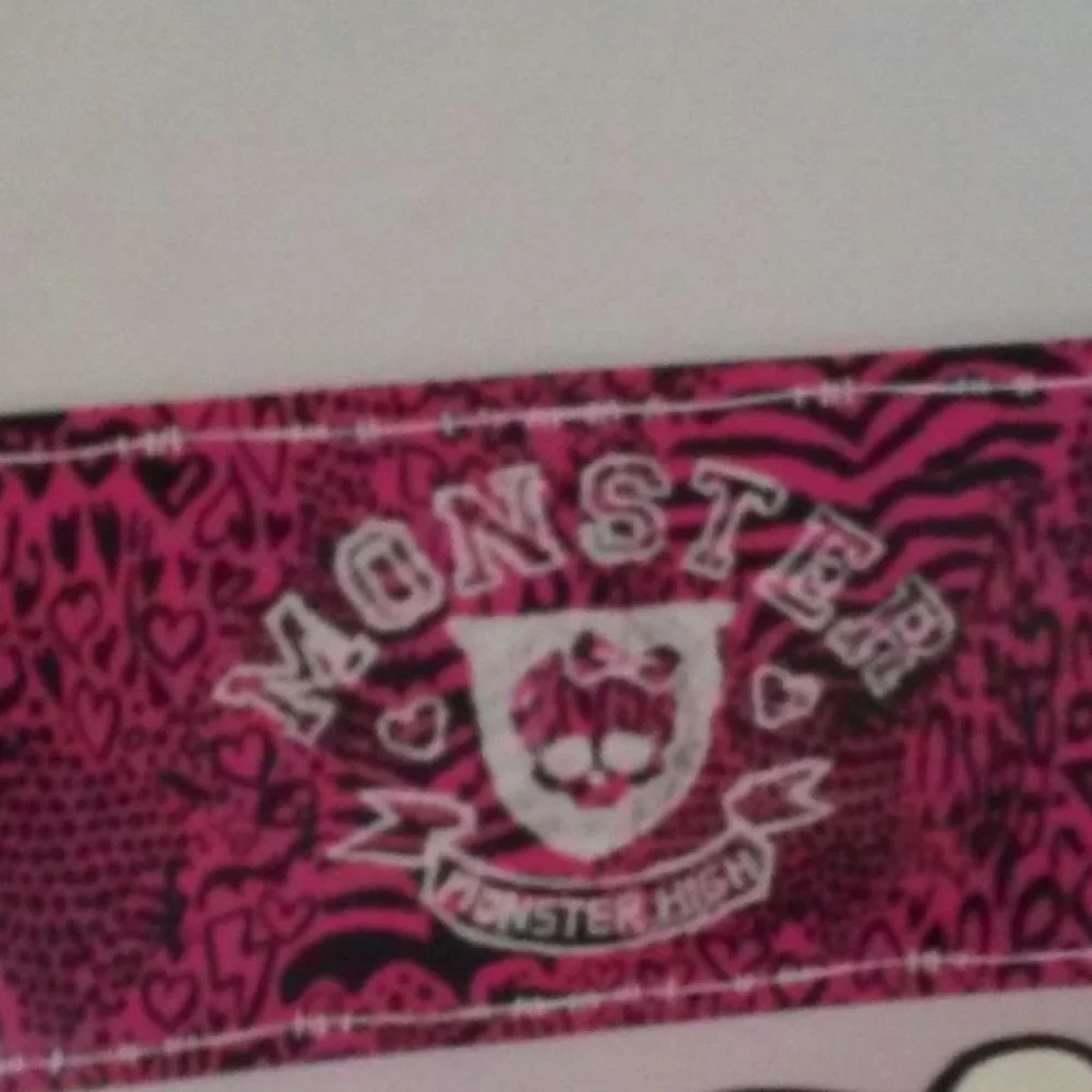 Monster High pocket folder, skull sign, stretch bracelet and pencil sharpener - Picture 5 of 9